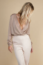 Load image into Gallery viewer, ZACHARY THE LABEL - Drape blouse